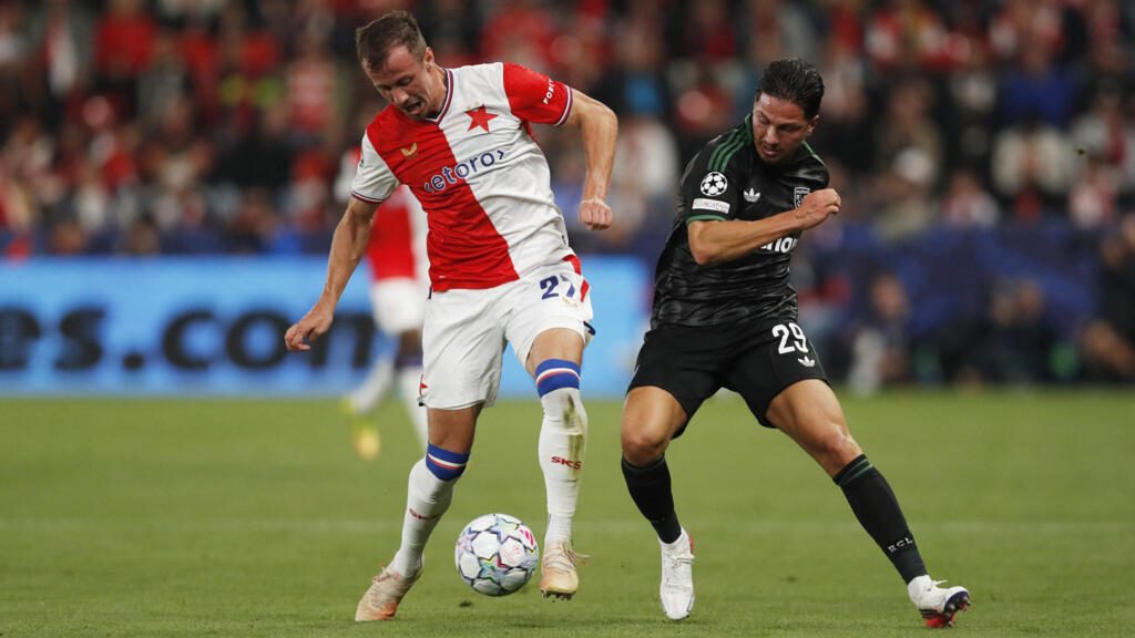 Pour son grand retour en Ligue des champions, Lens renverse le Slavia Prague sur le fil