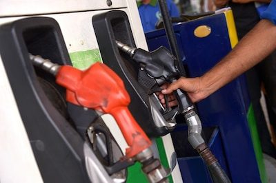 Benzineprijs in Nederland naar hoogste niveau ooit: dit betaal je nu gemiddeld langs de snelweg