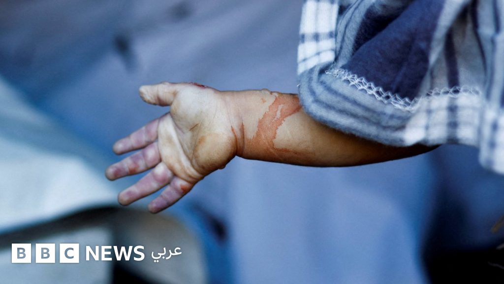 انهيار مبنى في غزة يودي بحياة 14 شخصاً، والعشرات تحت الأنقاض