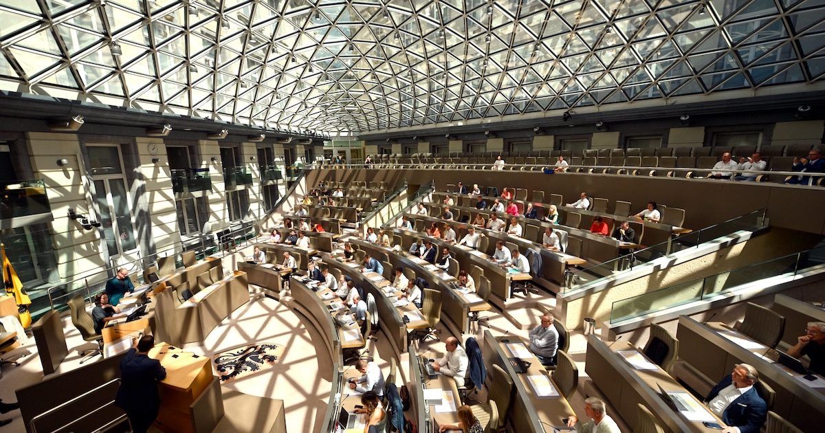Un député flamand reste enfermé 13 heures dans les toilettes du Parlement