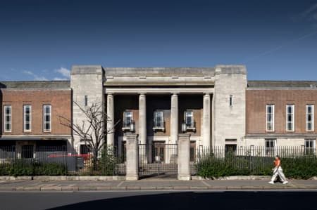 Empty Stoke Newington Town Hall costing council £850k a year