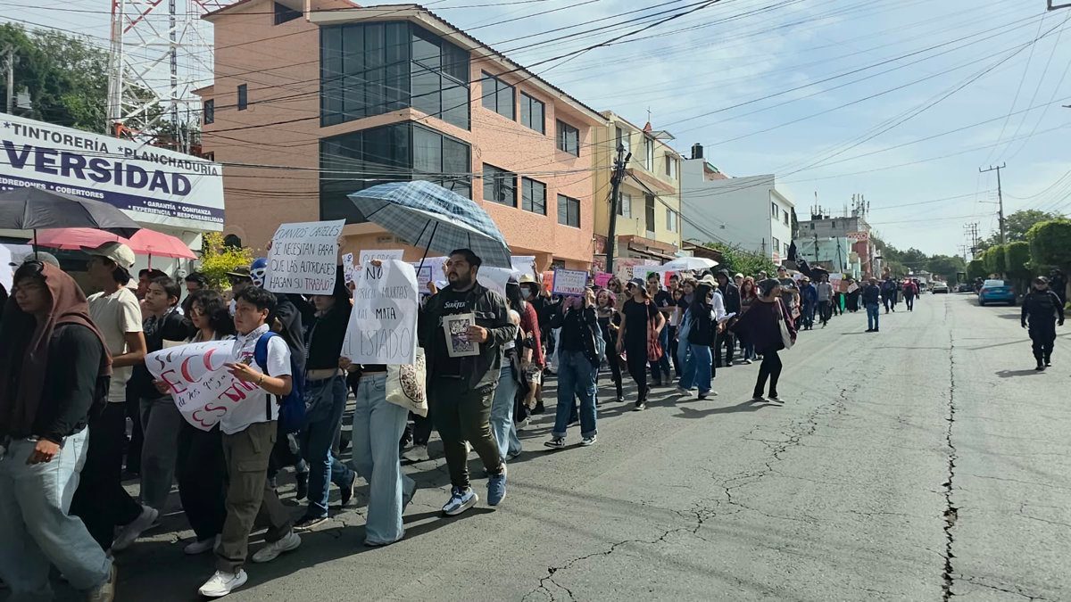 Cientos de estudiantes de la Universidad de Morelos marchan pidiendo justicia para Claudia Tacoronte