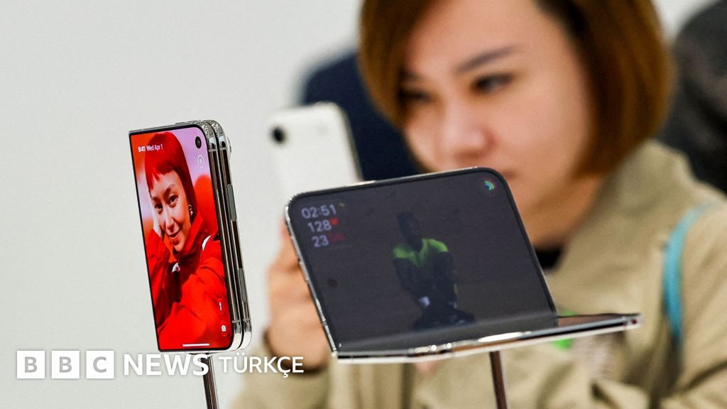 Apple'ın ilk katlanabilir iPhone'u 1.999 dolarlık etiketiyle şirket için bir kumar mı?