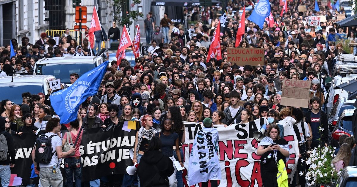 Manifestation d'ampleur à Bruxelles : les étudiants se mobilisent contre la hausse du minerval (PHOTOS)