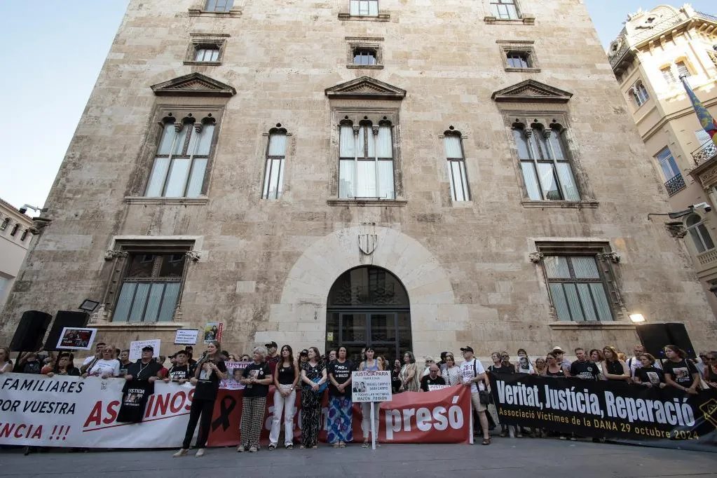 El PP llegará a las elecciones de 2027 con la dana metida en campaña y el aforamiento de Mazón en el debate de las list…