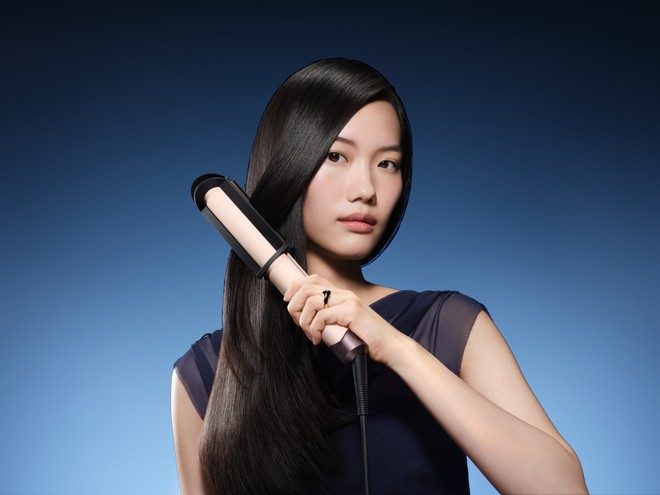 Capelli perfetti senza danni: Dyson presenta AirSmooth e Corrale CoolShine