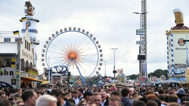 Oktoberfest: Simon Verhoeven dreht Netflix-Liebesfilm auf der Wiesn