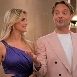 Video | Bas Smit en Nicolette van Dam openen de 'pods' in Love is Blind