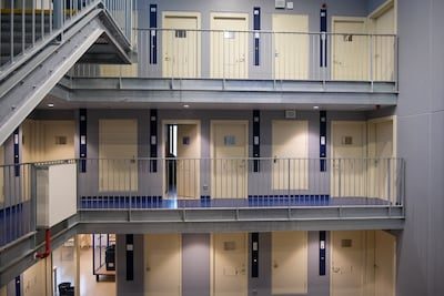 Seulement un psychologue pour 1.000 détenus à la prison de Haren: “Ils sont jetés aux oubliettes”