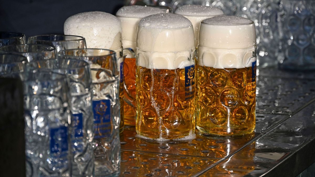 Oktoberfest: Wiesnwirte überflügeln die Inflation - 400 Prozent Anstieg beim Bierpreis seit 1985