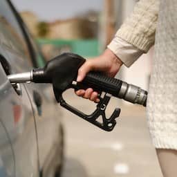 Nederlandse benzineprijs tikt record aan na droneaanval in Saoedi-Arabië