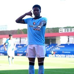 Zoon Ruben Schaken scoort ook voor Feyenoord-talenten bij stunt tegen Barça