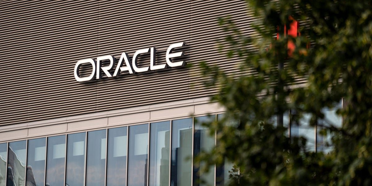 Oracle maintains its capex forecast and reports cloud growth, sending shares up 7%