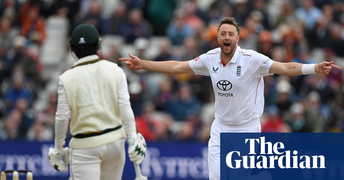Ollie Robinson’s feats against Pakistan have yet to convince England’s old guard | Andy Bull