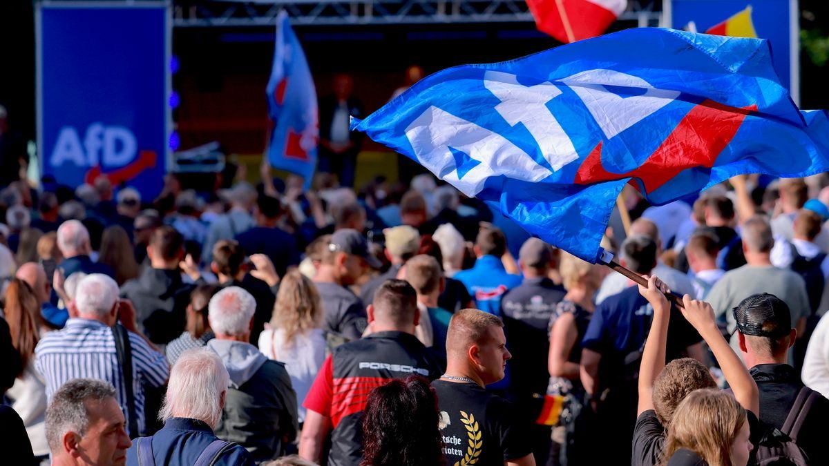 AfD-Wähler stehen fest zu ihrer Partei - und kaum einer will CDU/CSU wählen