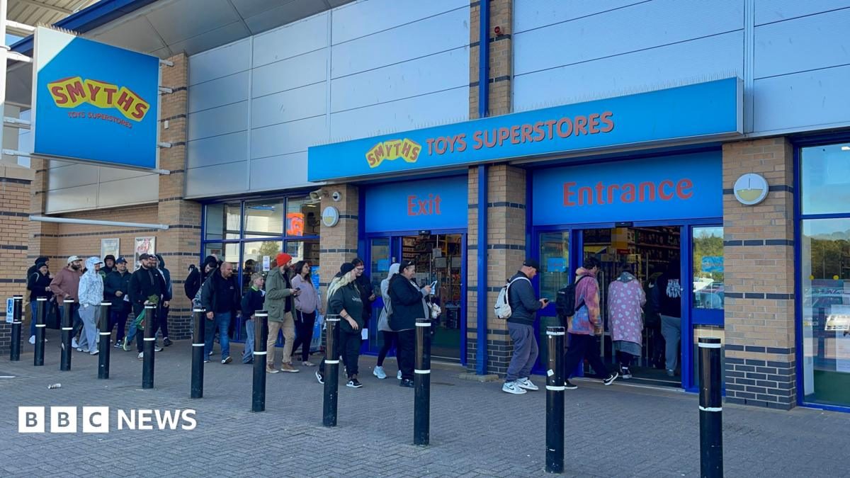 Pokémon fans queue for 30th anniversary release