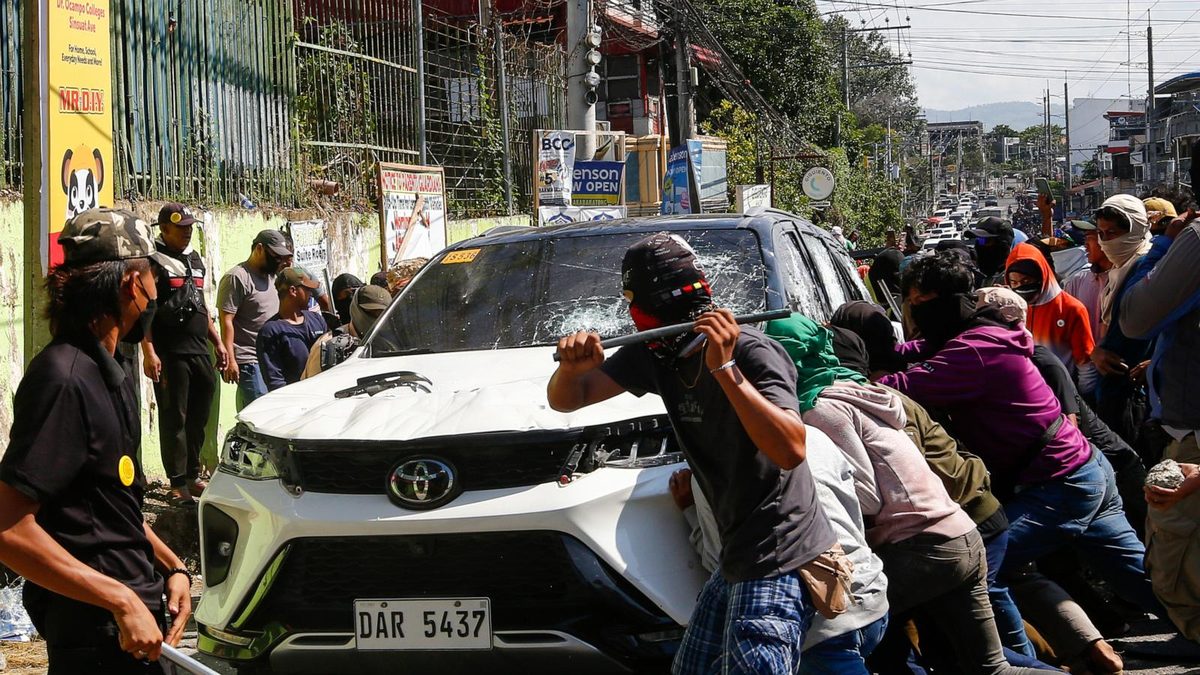 Former Muslim rebels lead results in first election held in southern Philippine region