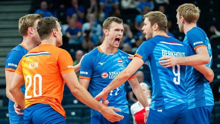 Roemloze aftocht volleyballers op EK met nederlaag tegen Estland
