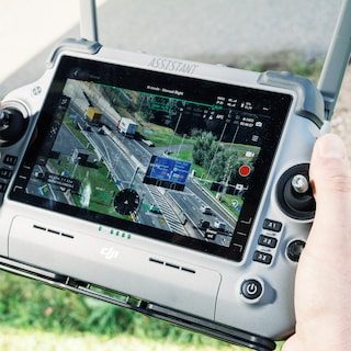 ‘De drone ziet jou wel, maar jij ziet de drone niet’: mee met de politie boven de Ring A10