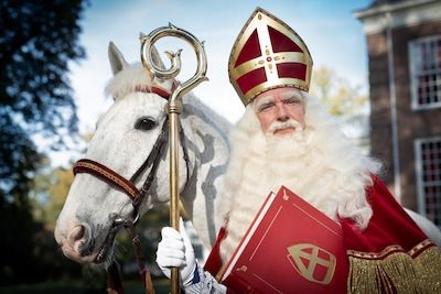 Stefan de Walle stopt na vijftien jaar met hoofdrol bij Sinterklaasjournaal: ‘Wees lief voor elkaar!’