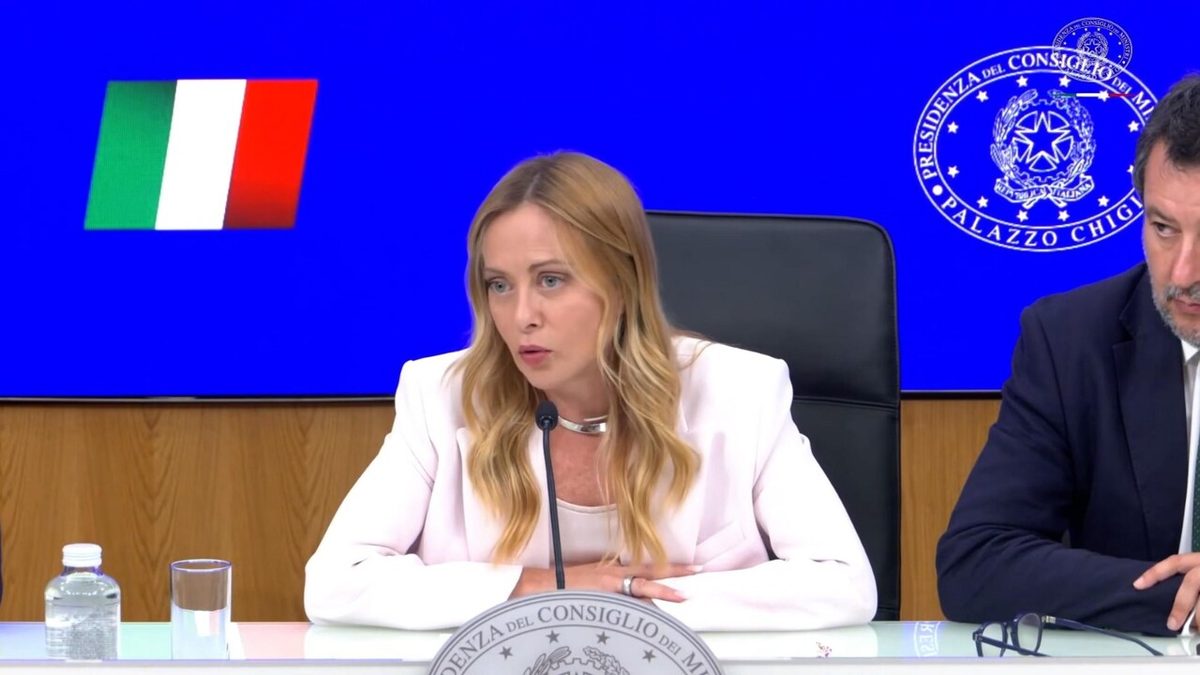 Bollo auto, le opposizioni spiazzate ma c'è l'affondo: 'Da Meloni mossa elettorale'