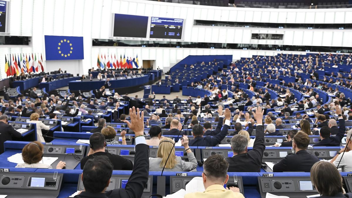 El Parlamento Europeo condena el "ataque" y la "invasión" de Ceuta y exige una "investigación independiente"