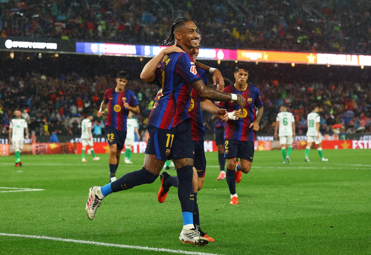 Barcelona - Racing de Santander en directo, el partido de la Liga en vivo | Adeyemi perdona el segundo