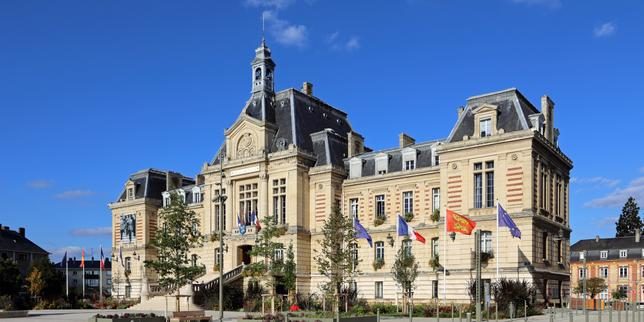 Le maire d’Evreux suspendu de permis de conduire pendant quatre mois, après une verbalisation à plus de 40 km/h au-dess…