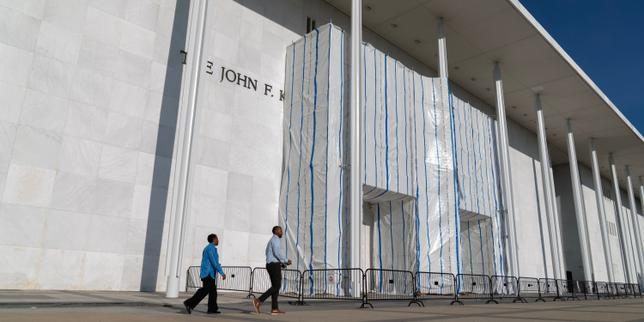 Kennedy Center : le bâtiment menacé par Donald Trump qui annonce sa fermeture