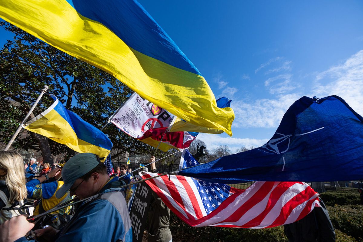 Robust House majority backs sanctions on Russia and Iran