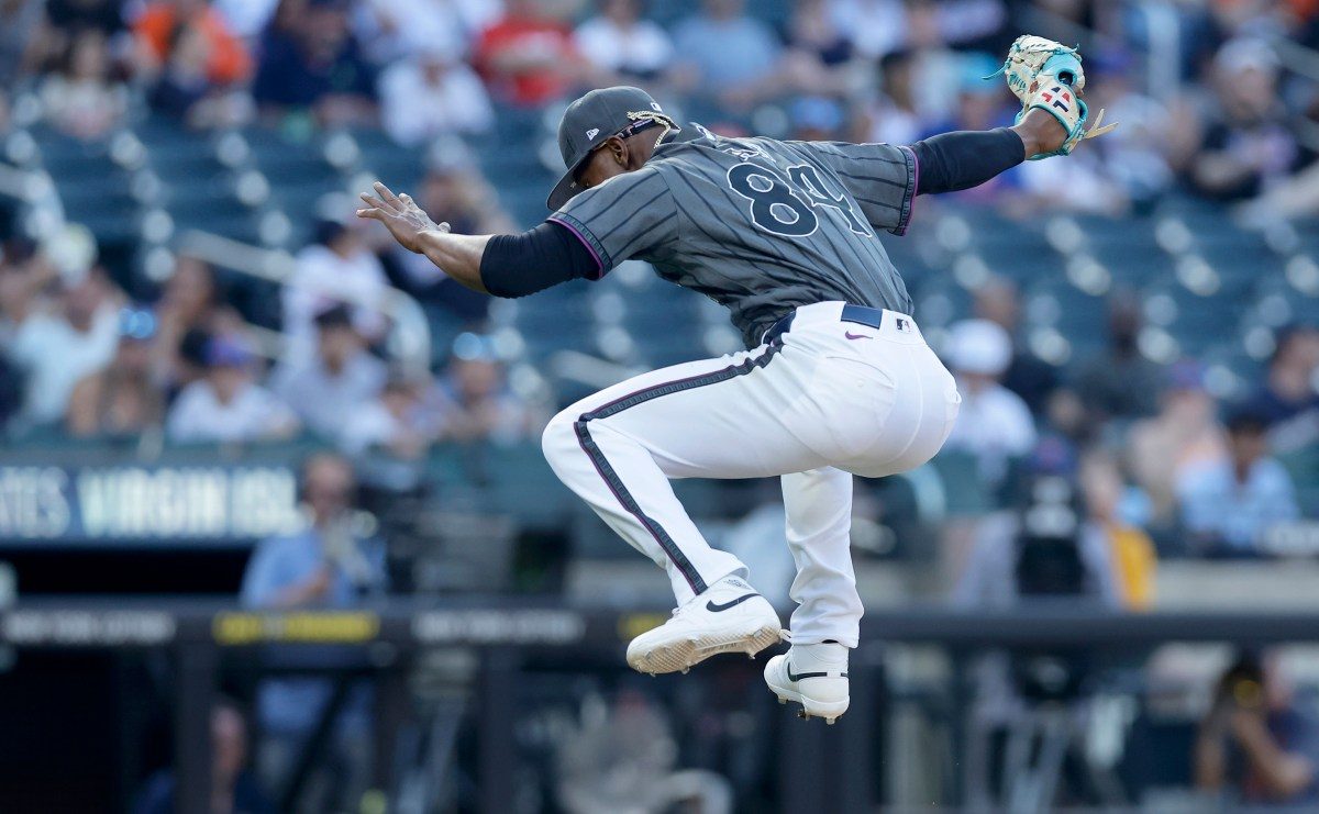 Mets Bring Back Controversial, Electric Reliever in Big Roster Shuffle