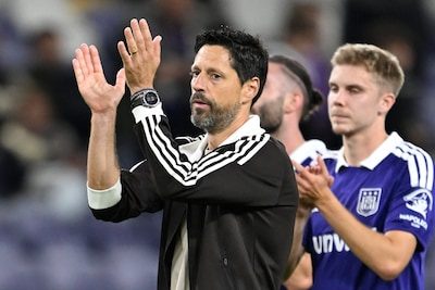 “Waren niet de ploeg die we zouden moeten zijn”: Vitor Bruno “ontgoocheld” over zwakke eerste helft van Anderlecht