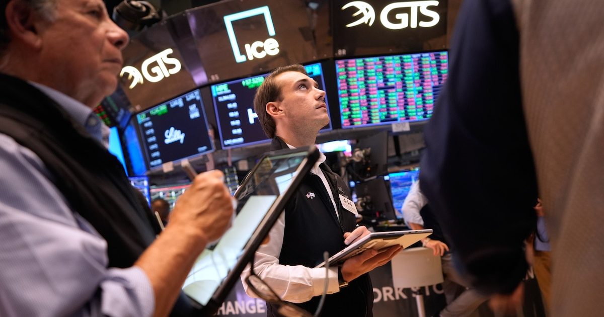 Comment les marchés réagissent-ils au ton plus ferme que prévu de la Fed ?