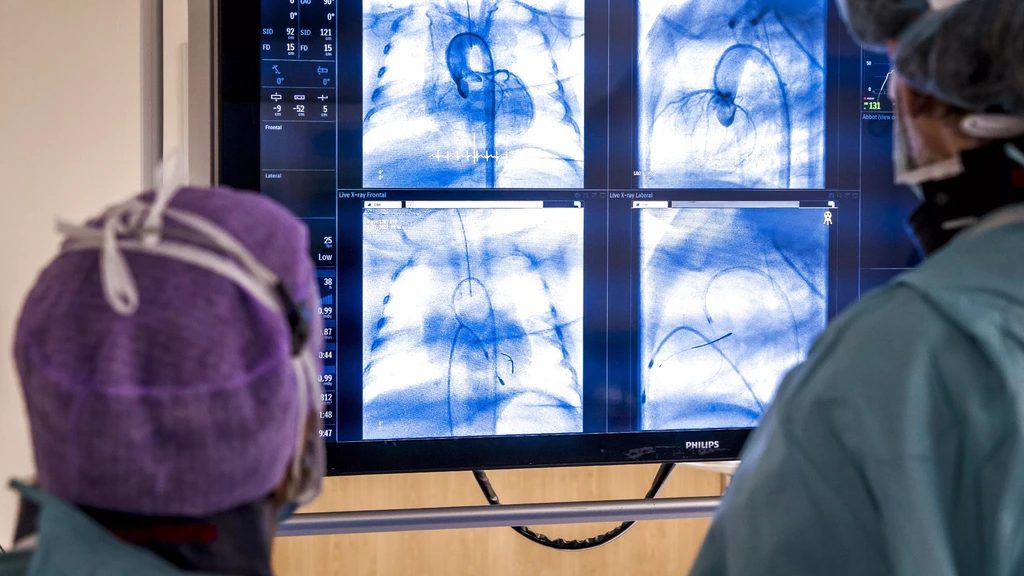 FIOD doet invallen vanwege verdenking corruptie door cardiologen