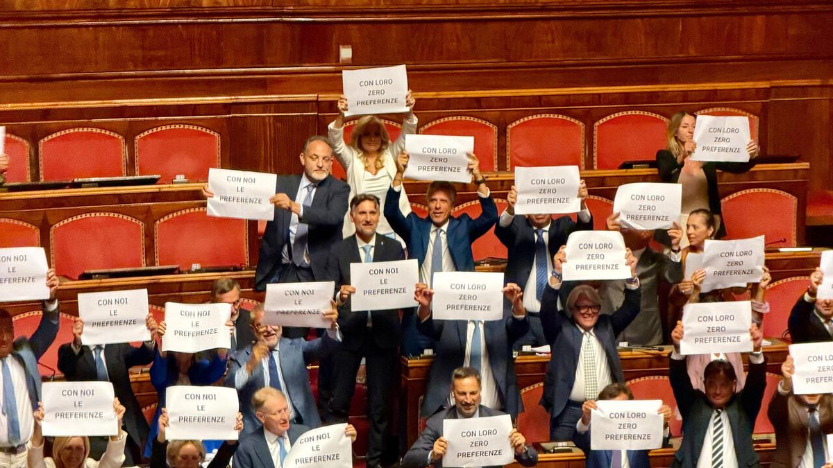 Legge elettorale: caos al Senato sulle preferenze, poi la maggioranza si compatta