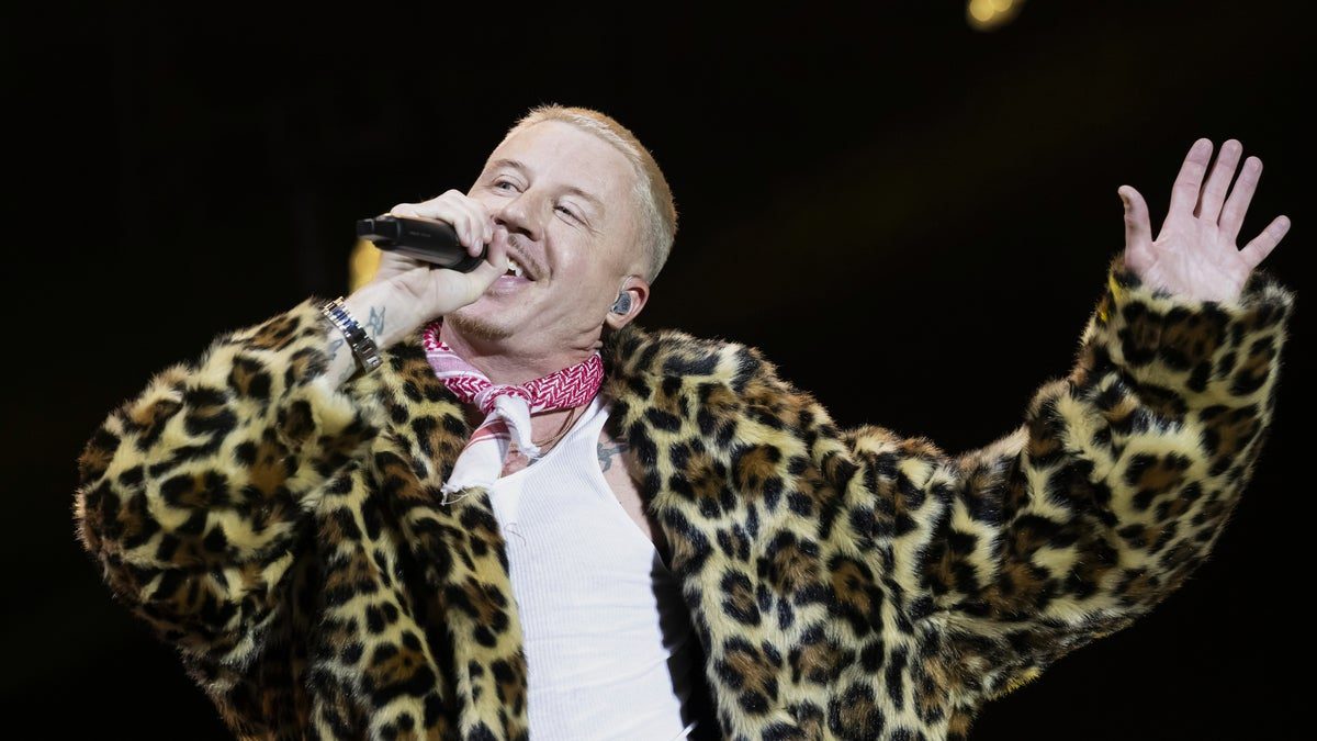 Macklemore donerar förbandspengar