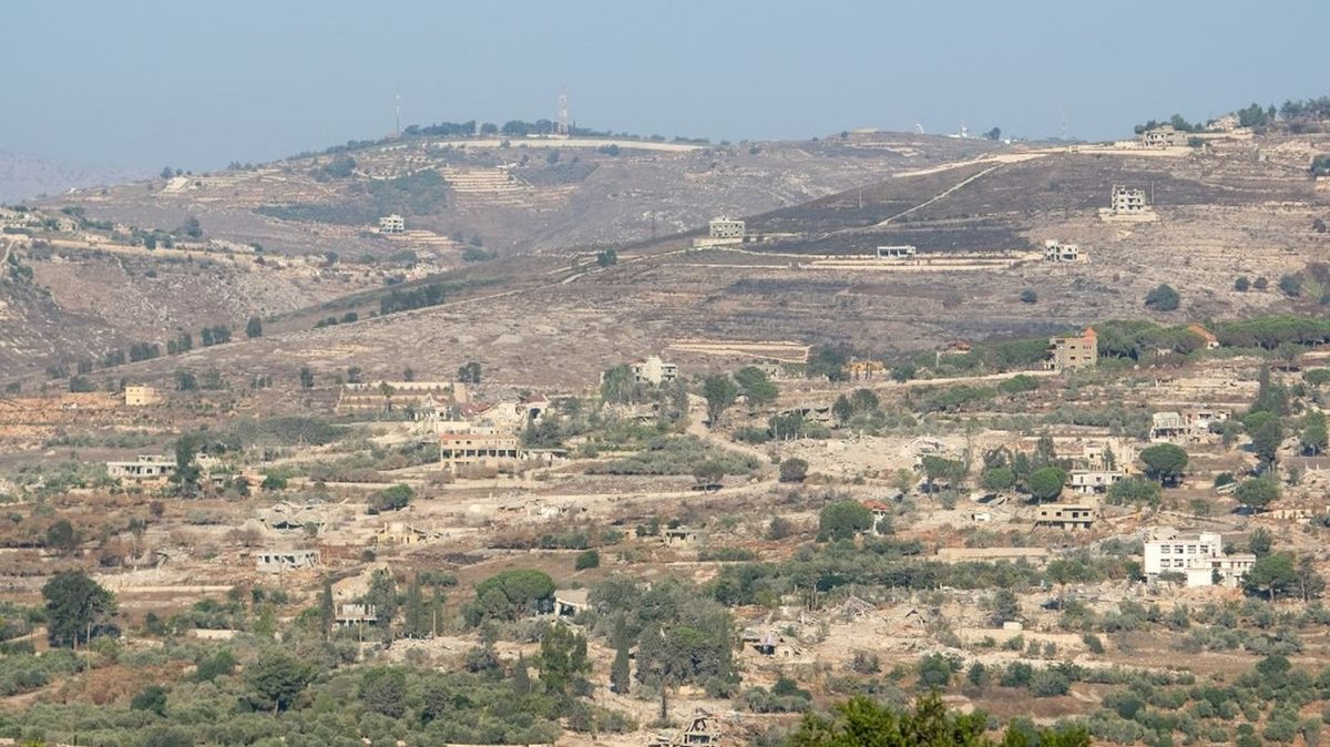 Israël dit avoir détruit des infrastructures souterraines du Hezbollah au Liban, secoué par de fortes explosions
