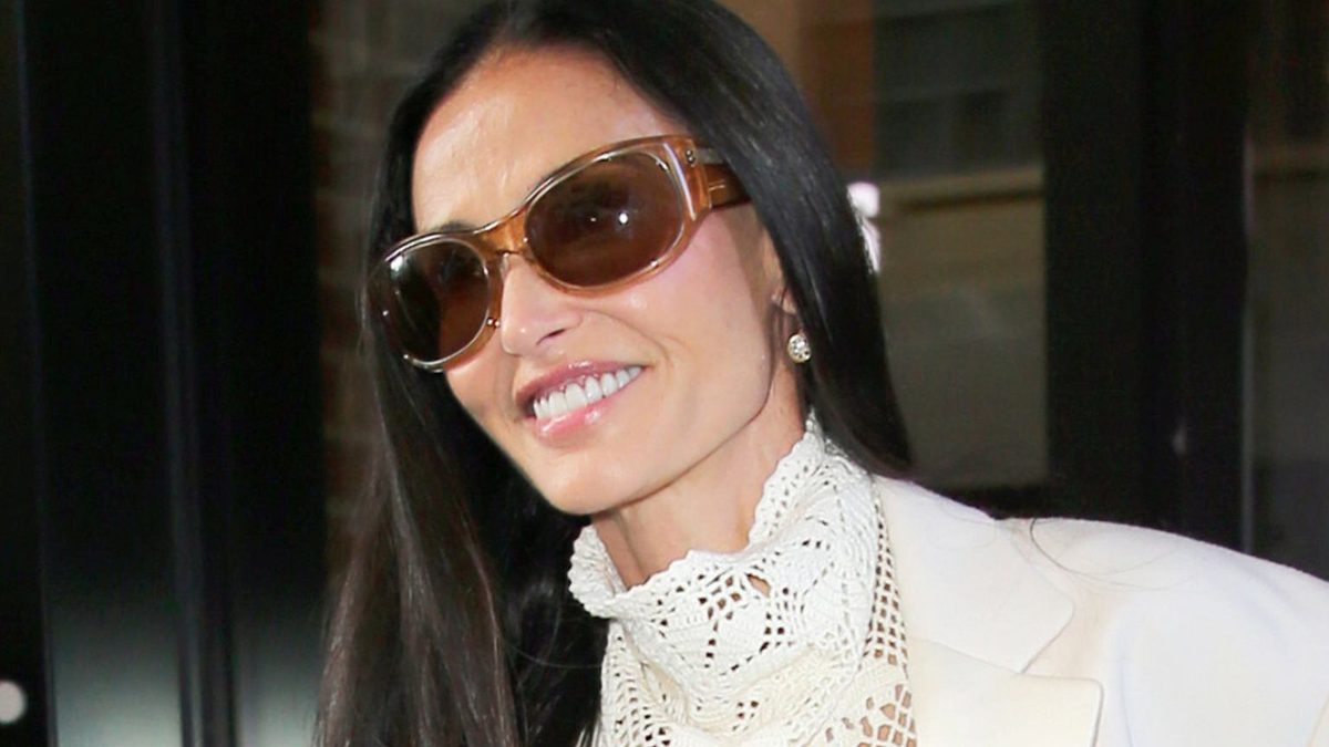 Demi Moore zaskoczyła fryzurą na Nowojorskim Tygodniu Mody. Ekspert tak ją podsumował
