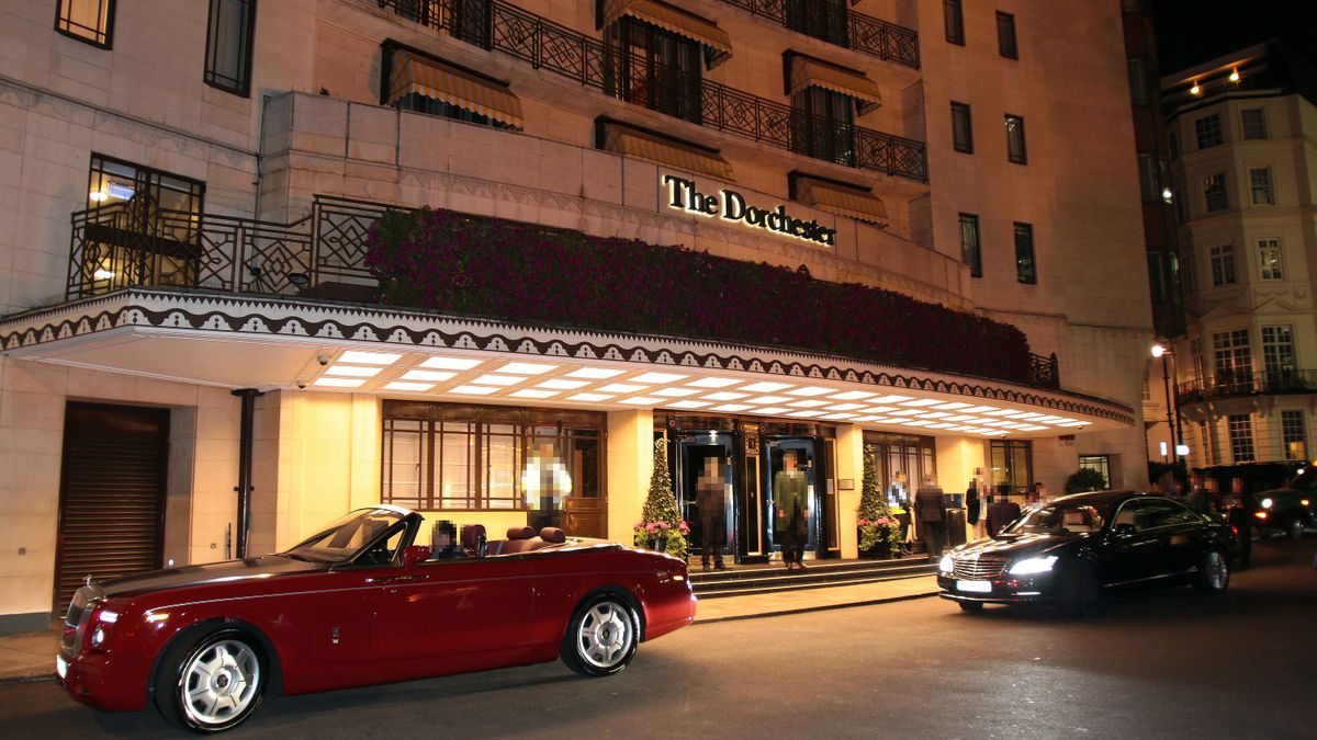 The Dorchester in London: Luxushotel darf offenbar wegen unbezahlter Rechnung Auto von Scheich verkaufen