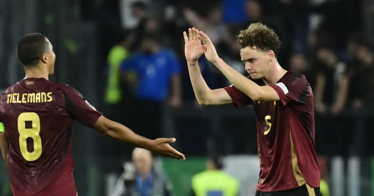 Belgische avond op Old Trafford eindigt in Engelse bekerstunt: De Cuyper kegelt kapitein Tielemans eruit