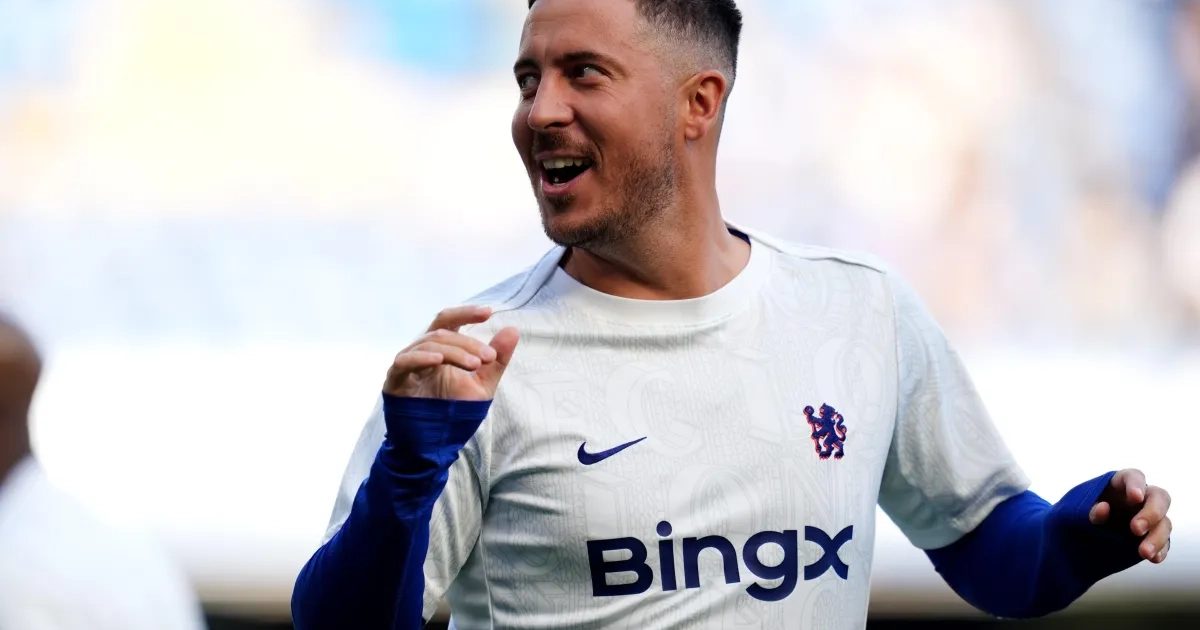 Ballenjongen die een trap kreeg van Eden Hazard is nu multimiljonair (mede dankzij Hazard)