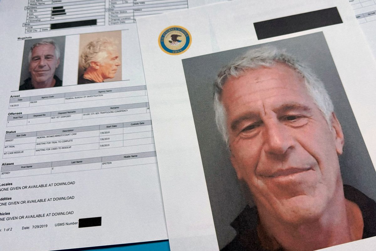 Frankrike har identifisert flere ofre og mulige bakmenn i Epstein-saken