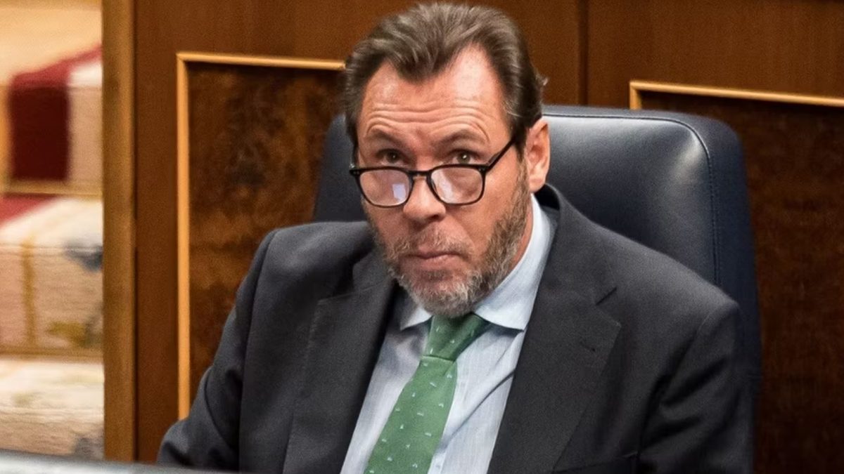 Óscar Puente ha ocultado desde hace 11 días el informe con el que impuso el campamento ahora frenado por la Audiencia
