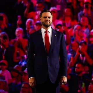 Vance herdenkt moord op Charlie Kirk tijdens Republikeins partijcongres