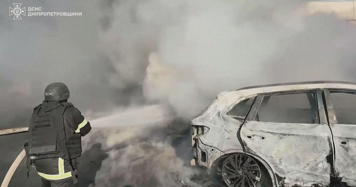 Ucraina sotto attacco, strage a Pavlohrad: bombe su un centro commerciale
