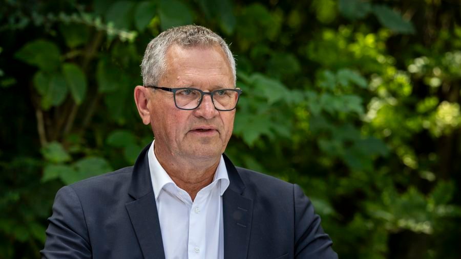 Henrik Frandsen under anklage: - Det lugter