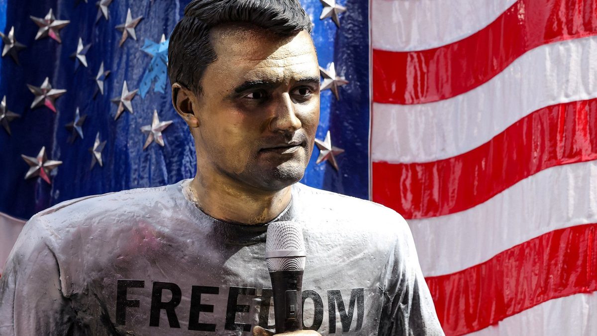 Unveiling of Charlie Kirk statue sparks chaos in Times Square