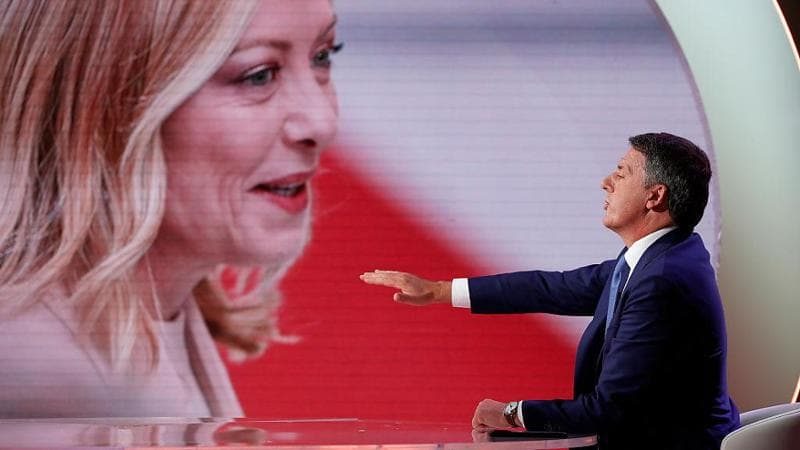 Bollo auto, scontro Renzi-Meloni. “Mi davi del venditore di pentole”. “Tu annunciavi, noi facciamo”