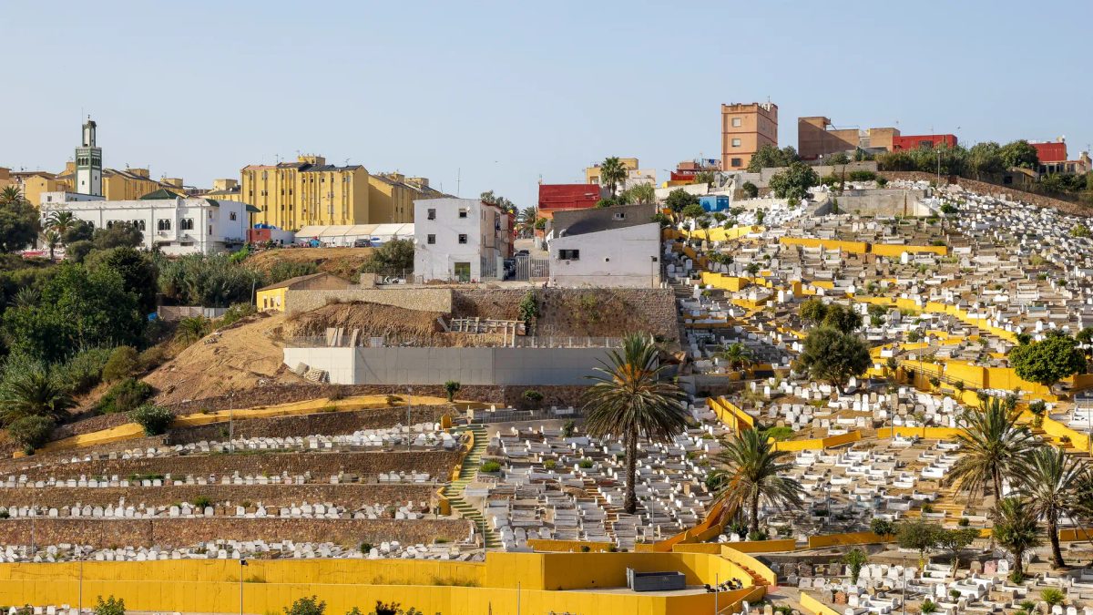 Continúa la búsqueda de desaparecidos tras el asalto masivo en Ceuta: "Prefiero que esté preso a que esté muerto"