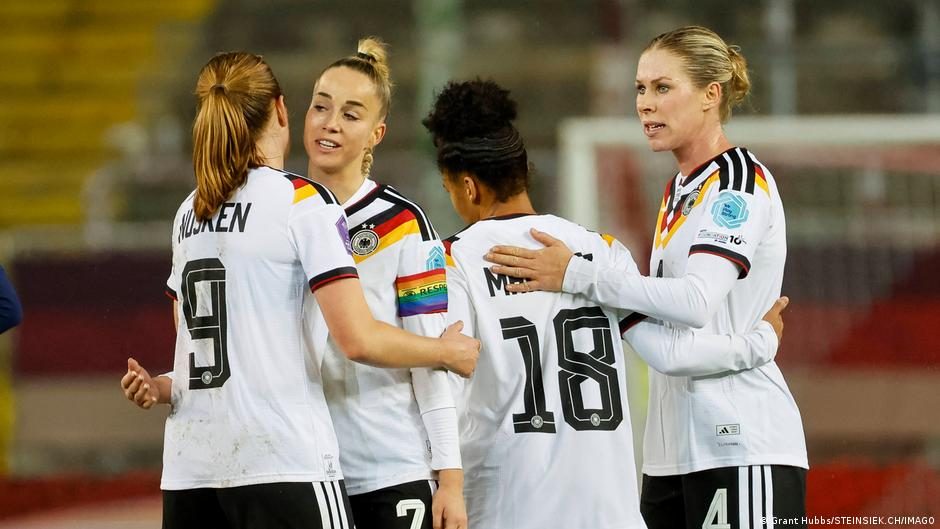 Frauenfußball boomt: DFB-Vize Celia Sasic will mehr